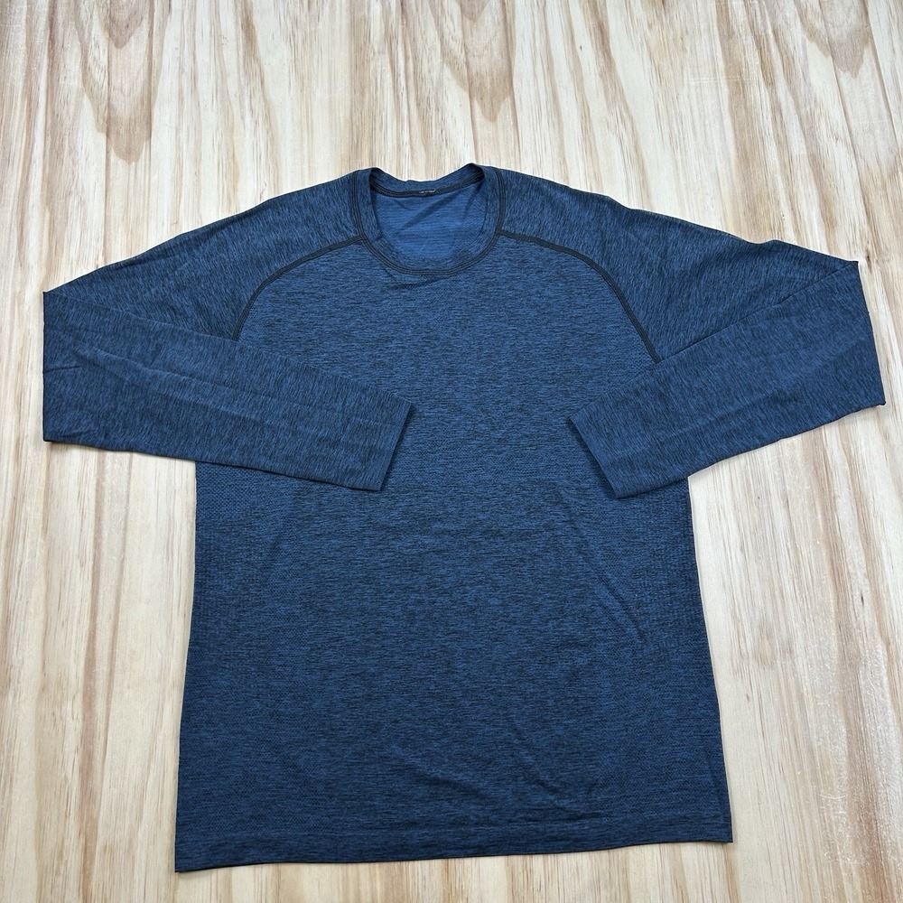 Lululemon Men's Medium Heather Blue Long Sleeve Performance Shirt Athletic